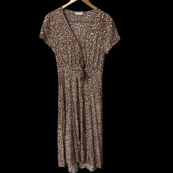 KIVARI Alena Leopard Print Tie Front Midi Dress - Picture 13 of 16